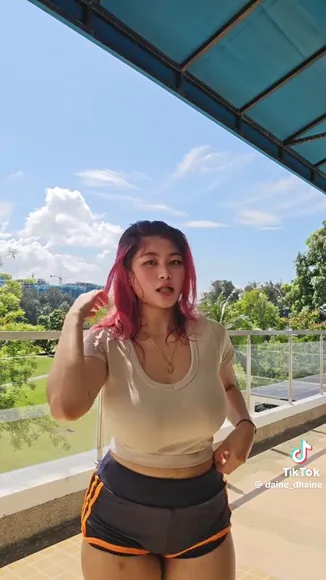 Daine_dhaine Low Cut Top Tease OnlyFans Video Leaked