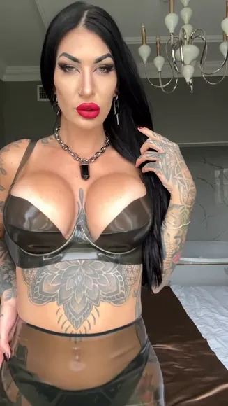 Damazonia_ Latex Bra And Skirt OnlyFans Video Leaked