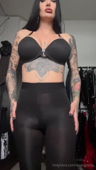 Damazonia_ Sheer Leggings Ass Pose OnlyFans Video Leaked