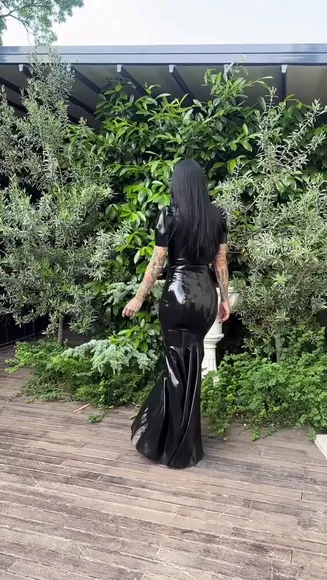 Damazonia_ Latex Gown Sashay OnlyFans Video Leaked