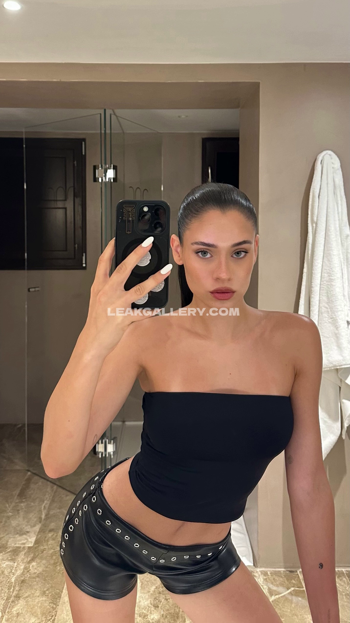 Danielamelchior Exclusive Leaked Nude OnlyFans #13312499