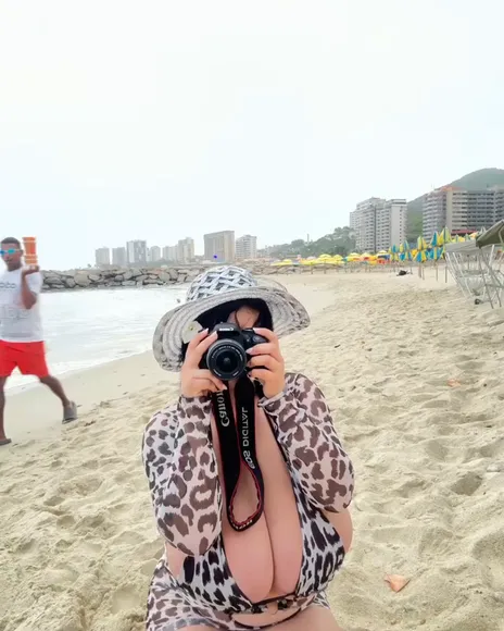 Danielasys7 Leopard Bodysuit Beach Pose OnlyFans Video Leaked