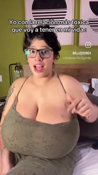 Danielasys7 Low-Cut Floral Dress Tease OnlyFans Video Leaked