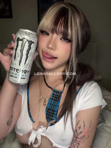 Daph Plaid Top Tease OnlyFans Photo Leaked