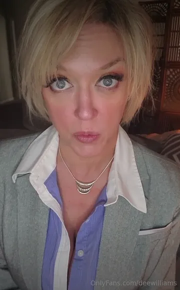 Deewilliams Unbuttoned Shirt Tease OnlyFans Video Leaked