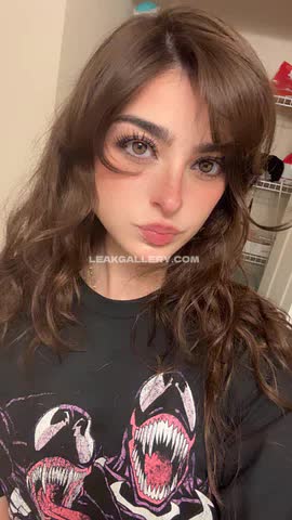 Deputyaruuu Graphic Tee Closeup OnlyFans Photo Leaked