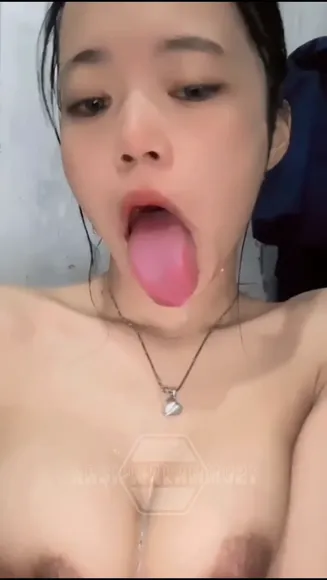 Deraangela Tongue Out Tease OnlyFans Video Leaked