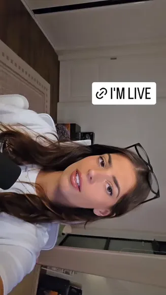 Develique White Top Pout Pose OnlyFans Video Leaked