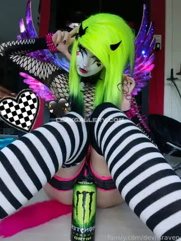 Devilsraven666 Striped Stockings Spread OnlyFans Photo Leaked