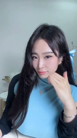 Dh_oh_eb Tight Blue Turtleneck Tease OnlyFans Video Leaked