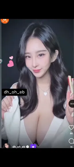 Dh_oh_eb Deep V-Neck Tease OnlyFans Video Leaked