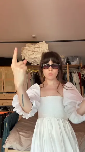 Doddleoddle White Dress Dance OnlyFans Video Leaked