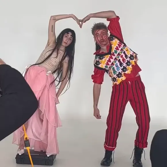 Doddleoddle Pink Skirt Leg Flash OnlyFans Video Leaked