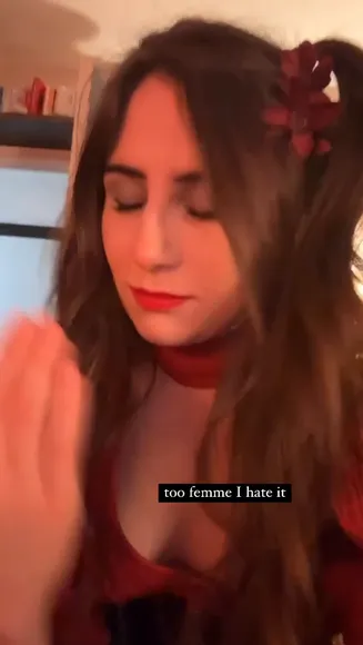 Doddleoddle Red Lipstick Tease OnlyFans Video Leaked