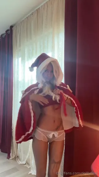 Dolllyfied Santa Cape Tease OnlyFans Video Leaked