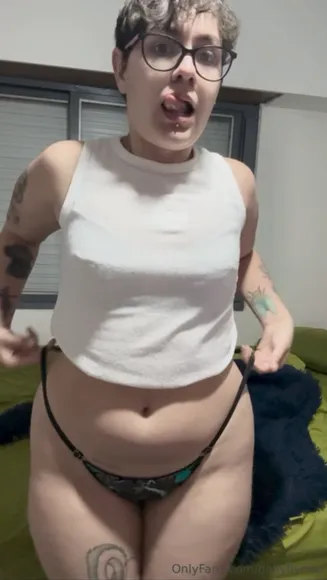 Dolly Lingerie Strip Tease OnlyFans Video Leaked