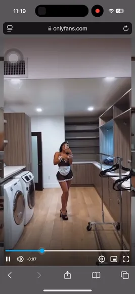 dollycastro video thumbnail