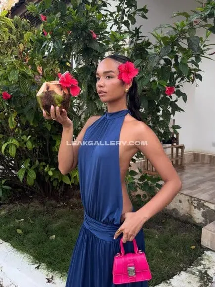 Dolmalisa Blue Halter Dress Pose OnlyFans Photo Leaked