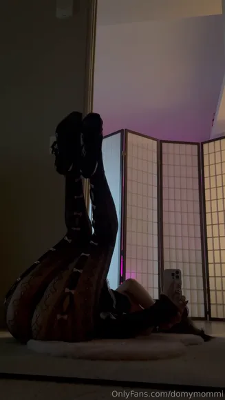 Kaniiberry Legs In Patterned Stockings OnlyFans Video Leaked