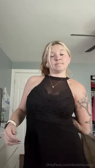 Dudeitscasey Braless Backless Dress Tease OnlyFans Video Leaked