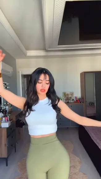 Ecetaylanr White Crop Top Tease OnlyFans Video Leaked