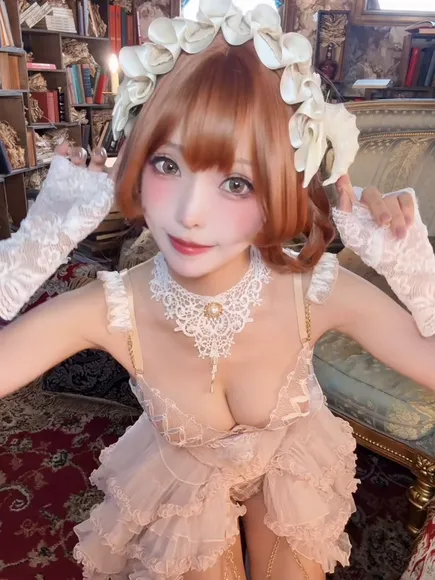 Eeelyeee Lace Corset Tease OnlyFans Video Leaked