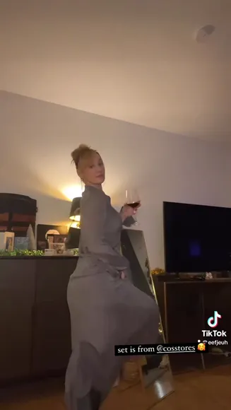 Eefjah Shiny Shirt Tease OnlyFans Video Leaked