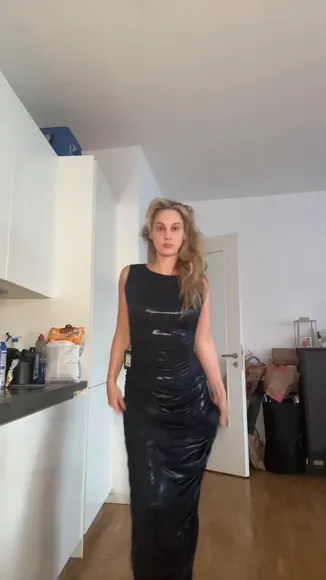 Eefjah Shiny Black Dress Reveal OnlyFans Video Leaked