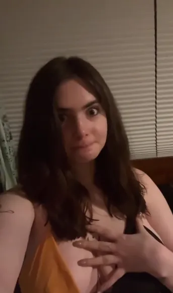 Eekhat Deep V Neck Tease OnlyFans Video Leaked