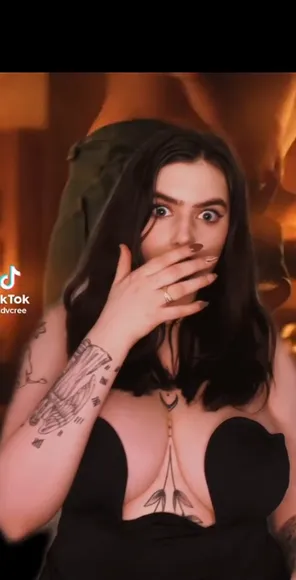 Eekhat Deep Cleavage Reveal OnlyFans Video Leaked