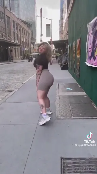 Egg2025 Tight Shorts Walking OnlyFans Video Leaked