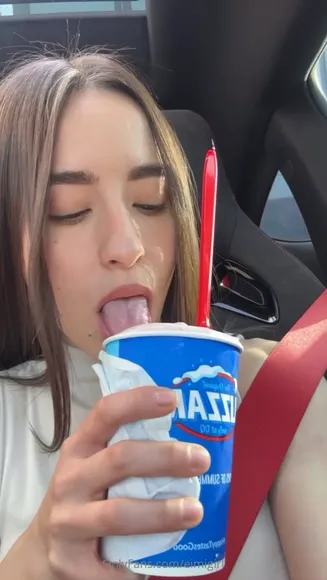 Eimigirl Tongue Licking Ice Cream OnlyFans Video Leaked