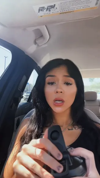 Elaynablack Black Top Cleavage Tease OnlyFans Video Leaked