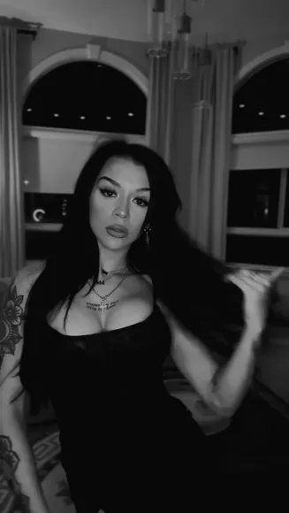 Elaynablack Black Lingerie Tease OnlyFans Video Leaked