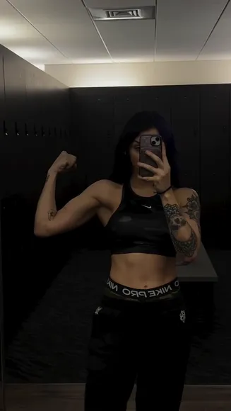 Elaynablack Black Sports Bra Flex OnlyFans Video Leaked