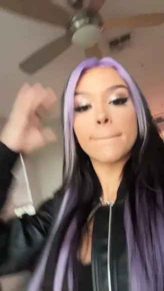 Elaynablack Leather Jacket Tease OnlyFans Video Leaked