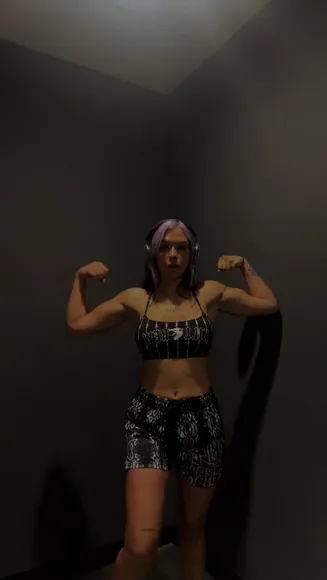 Elaynablack Sporty Bra And Shorts OnlyFans Video Leaked