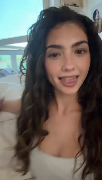 Elizabrowne_ White Top Tease OnlyFans Video Leaked