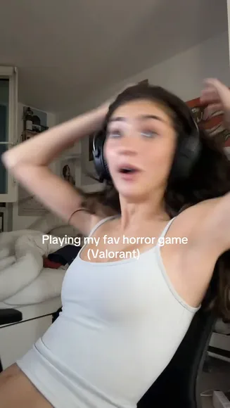 Elizabrowne_ White Tank Top Gaming OnlyFans Video Leaked