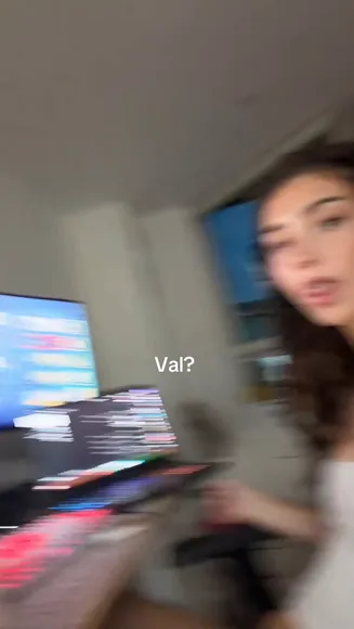 Elizabrowne_ White Tank Top Tease OnlyFans Video Leaked
