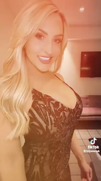 Eljonesuk Sparkly Gown Leg Flash OnlyFans Video Leaked