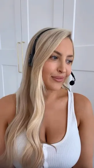 Eljonesuk White Top Cleavage Tease OnlyFans Video Leaked