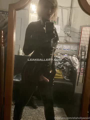 Ella Latex Bodysuit Selfie OnlyFans Photo Leaked