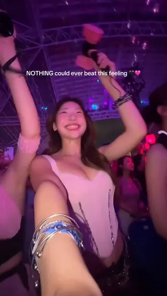 Ellennnnn___ Pink Corset Selfie OnlyFans Video Leaked