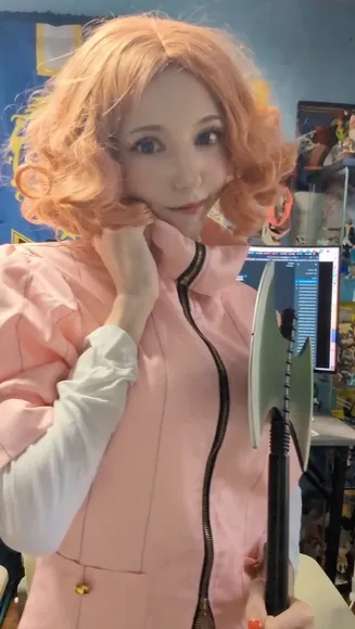 Ellenzappa Pink Jacket Axe Pose OnlyFans Video Leaked