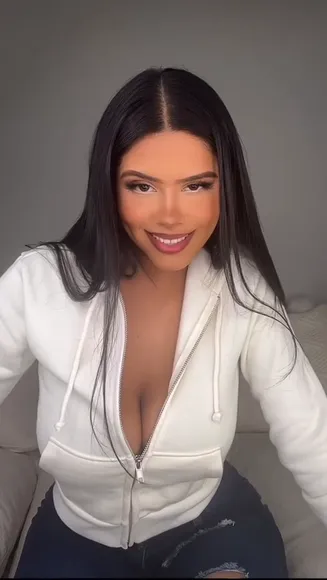 Elsababy Zipped Down Hoodie Tease OnlyFans Video Leaked