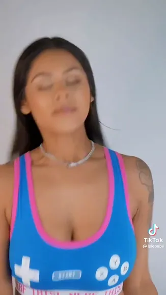 Elsababy Gamepad Bra Tease OnlyFans Video Leaked