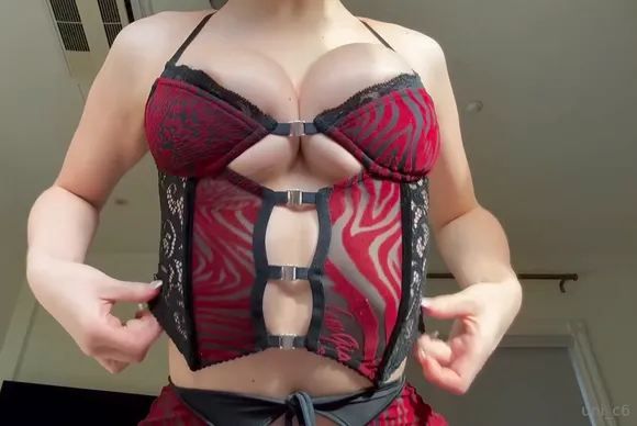 Elsiehewitt Red Lingerie Unbuckling OnlyFans Video Leaked