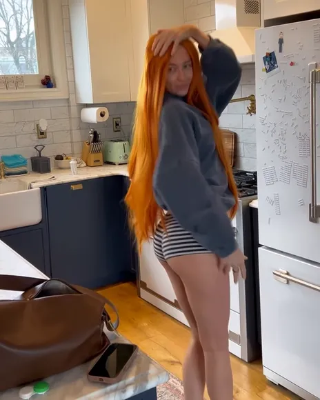 Elsiehewitt Striped Shorts Tease OnlyFans Video Leaked