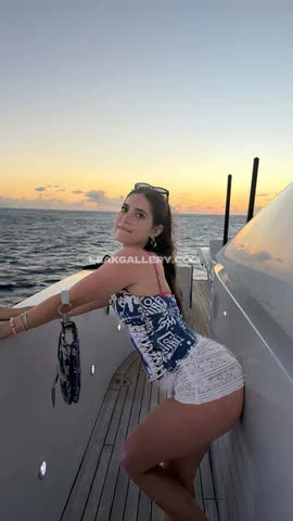 Emarrb Boat Pose In Bikini OnlyFans Photo Leaked